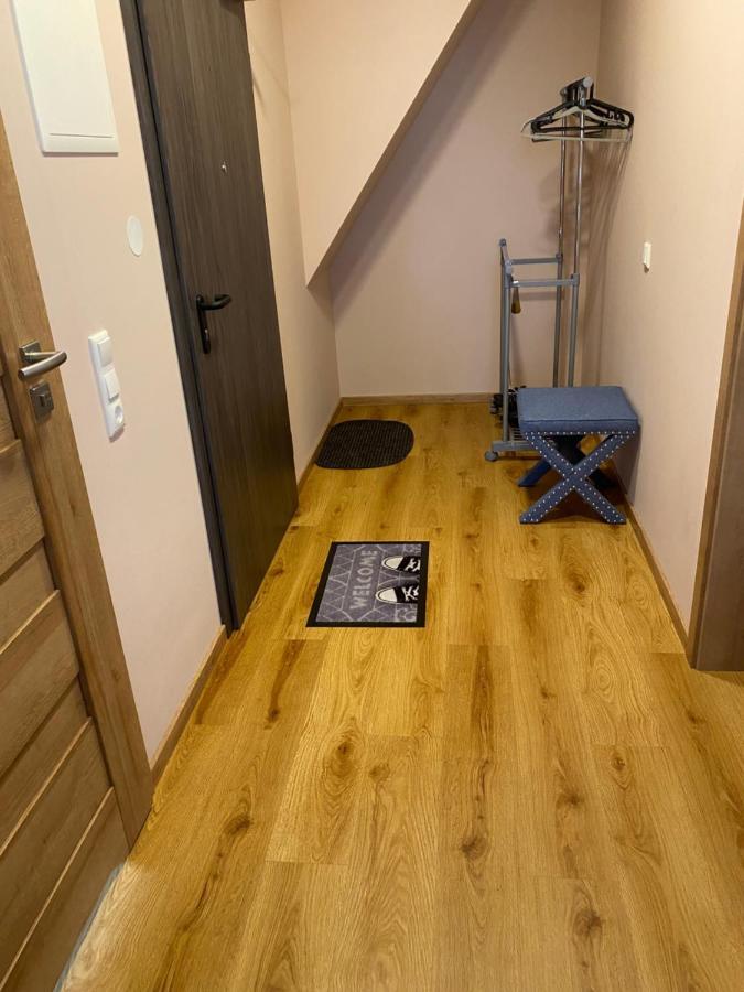 Schoene Drei Raumwohnung. Hell,Stilvoll, Gemuetlich. บอร์นา ภายนอก รูปภาพ